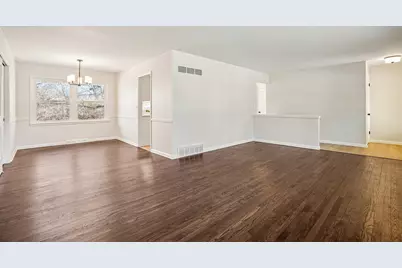 6936 N Braeburn Ln, Glendale, WI 53209 - Photo 6