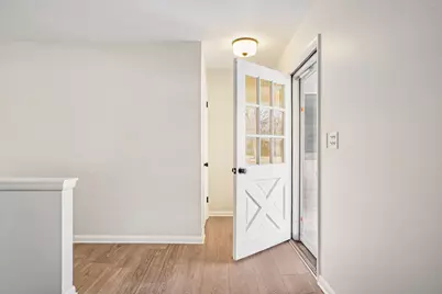 6936 N Braeburn Ln, Glendale, WI 53209 - Photo 4