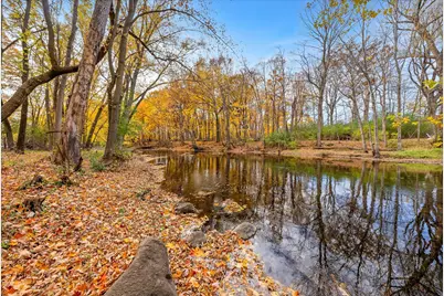 1319  Creekside Ct, Grafton, WI 53024 - Photo 2