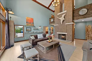 1319 Creekside Ct, Grafton, WI 53024 - Photo 8