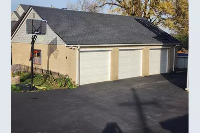 7715 W Wind Lake Rd, Racine, WI 53185 - Photo 32