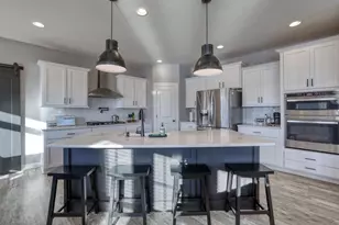 N56W24205 Simona Ct, Sussex, WI 53089 - Photo 6