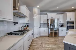 N56W24205 Simona Ct, Sussex, WI 53089 - Photo 10