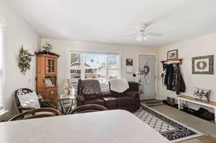 1239 Walton Ave, Racine, WI 53402 - Photo 4