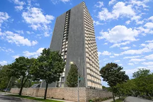 2525 S Shore Dr, Milwaukee, WI 53207 - Photo 34