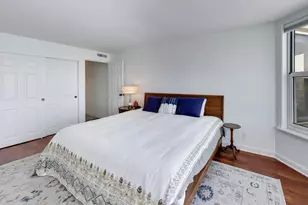 2525 S Shore Dr, Milwaukee, WI 53207 - Photo 10