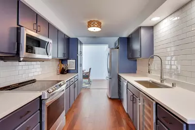 2525 S Shore Dr #20D, Milwaukee, WI 53207 - Photo 8
