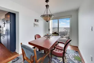 2525 S Shore Dr, Milwaukee, WI 53207 - Photo 16