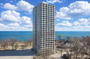2525 S Shore Dr, Milwaukee, WI 53207 - Photo 1