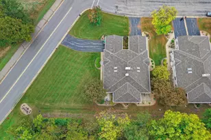 W175N8151 Robin Cir, Menomonee Falls, WI 53051 - Photo 38