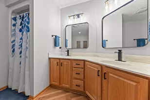 W175N8151 Robin Cir, Menomonee Falls, WI 53051 - Photo 22