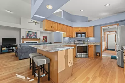 W175N8151  Robin Cir #1, Menomonee Falls, WI 53051 - Photo 6