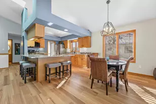 W175N8151 Robin Cir, Menomonee Falls, WI 53051 - Photo 10