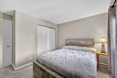 W133N8139  Danell Dr, Menomonee Falls, WI 53051 - Photo 18