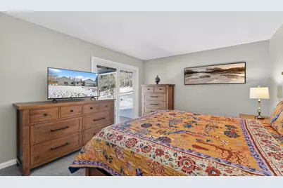 W133N8139  Danell Dr, Menomonee Falls, WI 53051 - Photo 16