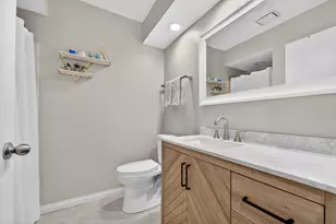 W133N8139 Danell Dr, Menomonee Falls, WI 53051 - Photo 20