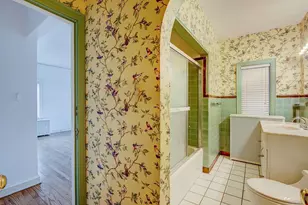 2225 E Woodstock Pl, Milwaukee, WI 53202 - Photo 16