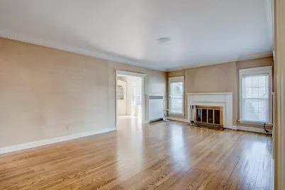 2225 E Woodstock Pl, Milwaukee, WI 53202 - Photo 4