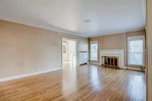 2225 E Woodstock Pl, Milwaukee, WI 53202 - Photo 4