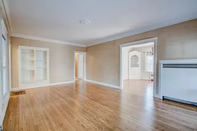 2225 E Woodstock Pl, Milwaukee, WI 53202 - Photo 6