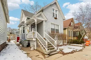 2557 N Gordon Pl, Milwaukee, WI 53212 - Photo 2