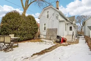 2557 N Gordon Pl, Milwaukee, WI 53212 - Photo 36