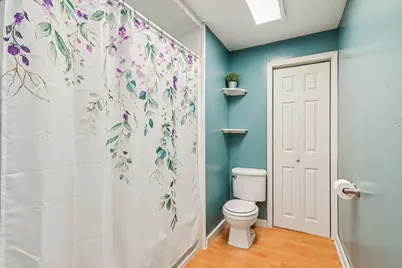 2557 N Gordon Pl, Milwaukee, WI 53212 - Photo 10