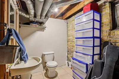 2557 N Gordon Pl, Milwaukee, WI 53212 - Photo 34