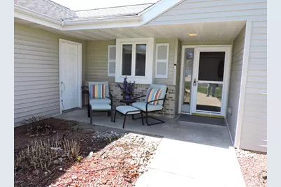 623  Shah Ave, Fort Atkinson, WI 53538 - Photo 2
