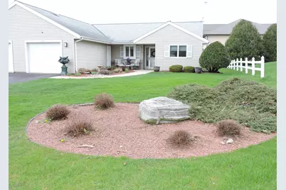 623  Shah Ave, Fort Atkinson, WI 53538 - Photo 2