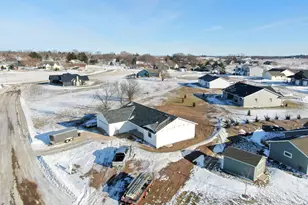 152 Sunflower St, Westby, WI 54667 - Photo 2