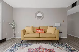 10259 W Whitnall Edge Dr, Franklin, WI 53132 - Photo 4