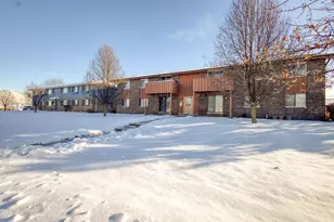 10259 W Whitnall Edge Dr, Franklin, WI 53132 - Photo 1