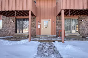 10259 W Whitnall Edge Dr, Franklin, WI 53132 - Photo 2