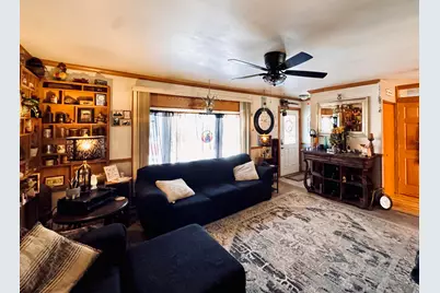 906  Villa Park Dr, West Bend, WI 53090 - Photo 4