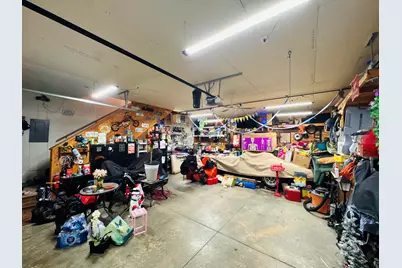 906  Villa Park Dr, West Bend, WI 53090 - Photo 14