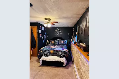 906  Villa Park Dr, West Bend, WI 53090 - Photo 16