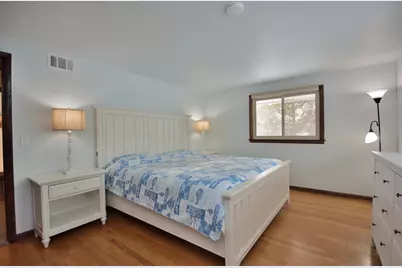 5005 S Menard Dr, New Berlin, WI 53151 - Photo 20