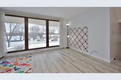 5005 S Menard Dr, New Berlin, WI 53151 - Photo 18