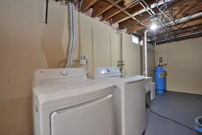 5005 S Menard Dr, New Berlin, WI 53151 - Photo 34