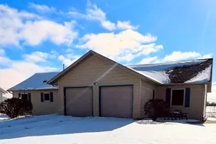 1633 Carlson Pl, Watertown, WI 53094 - Photo 2