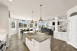 8130 W Mourning Dove Ln, Mequon, WI 53097 - Photo 10