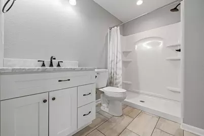 282  Lower Woodford Cir, West Bend, WI 53090 - Photo 34