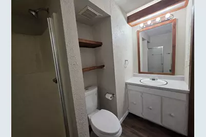 2109  Washington Ave Upper #2, Racine, WI 53403 - Photo 10