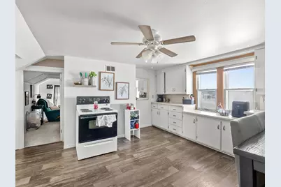 1129 S 20th St, Manitowoc, WI 54220 - Photo 10