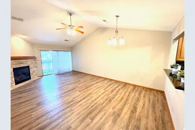 4864 S Forest Ridge Dr, New Berlin, WI 53151 - Photo 4