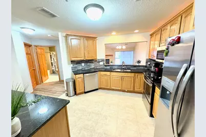 4864 S Forest Ridge Dr, New Berlin, WI 53151 - Photo 10