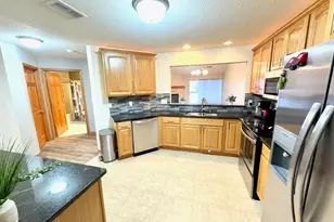 4864 S Forest Ridge Dr, New Berlin, WI 53151 - Photo 10