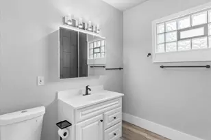 7924 W Becher St, West Allis, WI 53219 - Photo 22