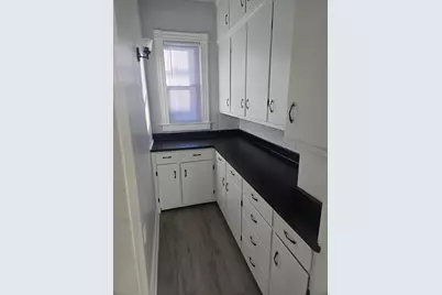 7924 W Becher St, West Allis, WI 53219 - Photo 6